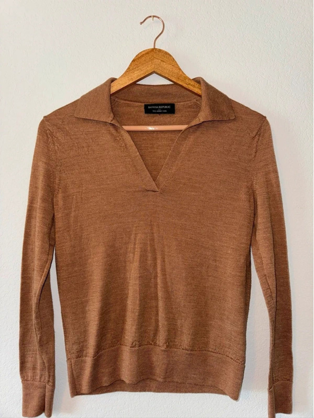 100% Merino Wool XS Banana Republic Women’s Collared Sweater